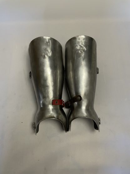 Used Fully Closed Greaves (1)